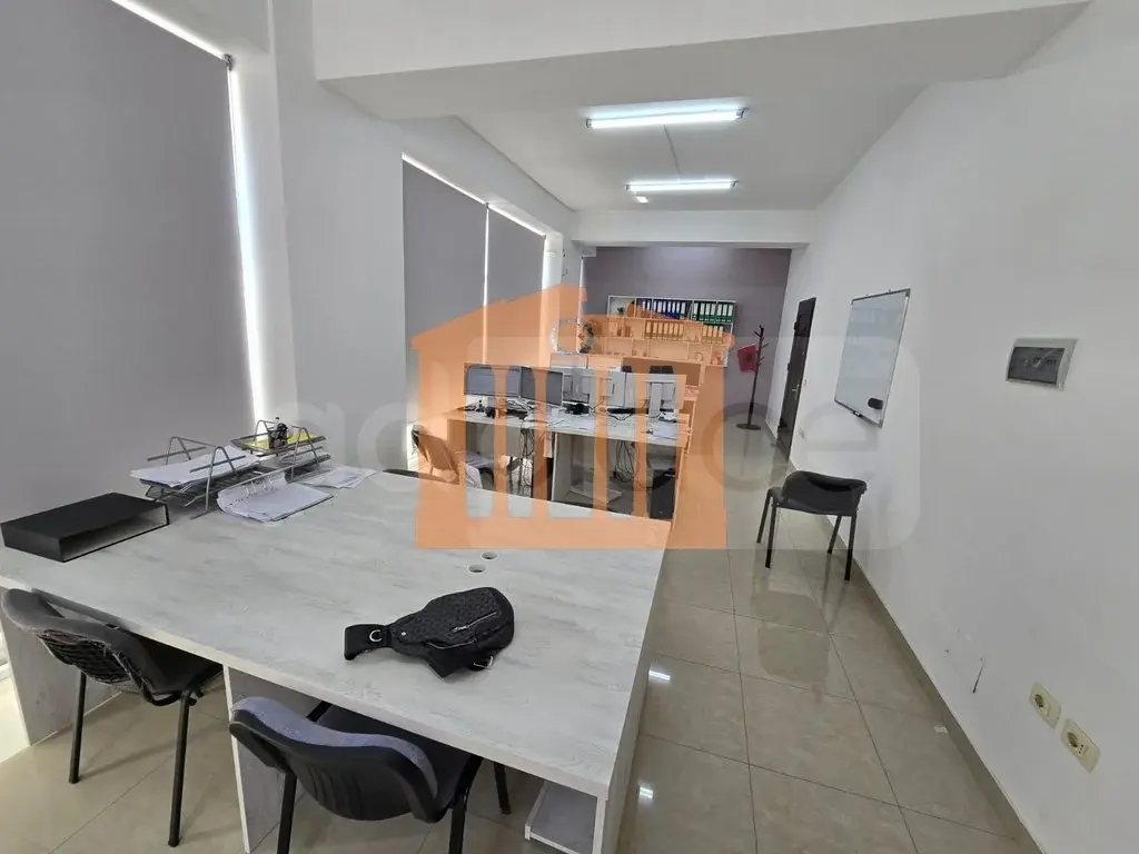 Pasuri të palujtshme komerciale 63 m² 2 kati
