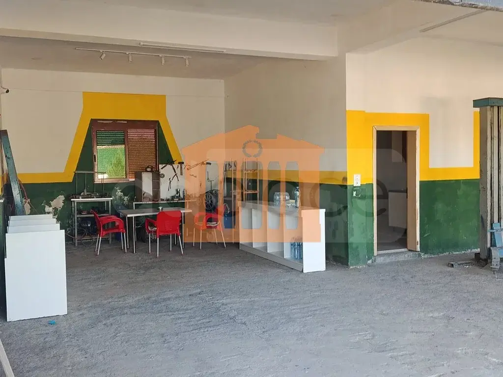 Pasuri të patundshme komerciale 100 m²