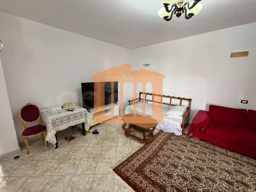 Apartament 1+2 dhoma 120 m² 3 kati