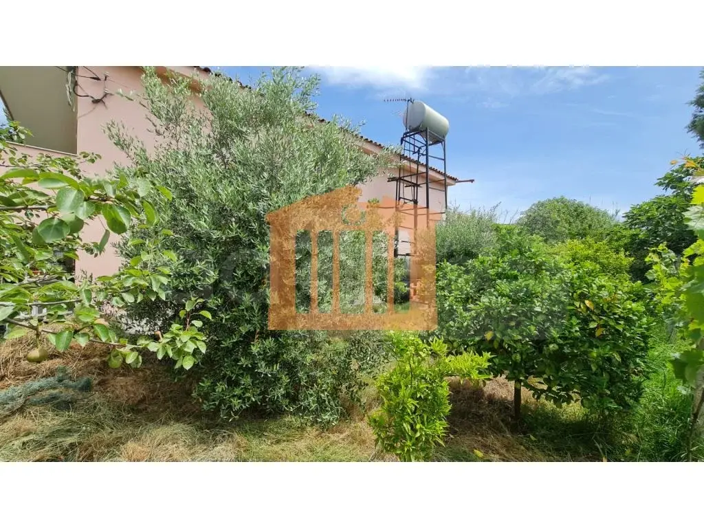 Vilë 333 m² 2 kati