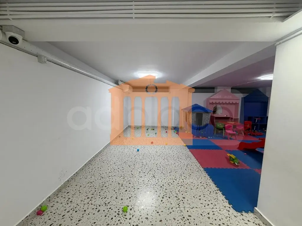 Pasuri të patundshme komerciale 77 m²