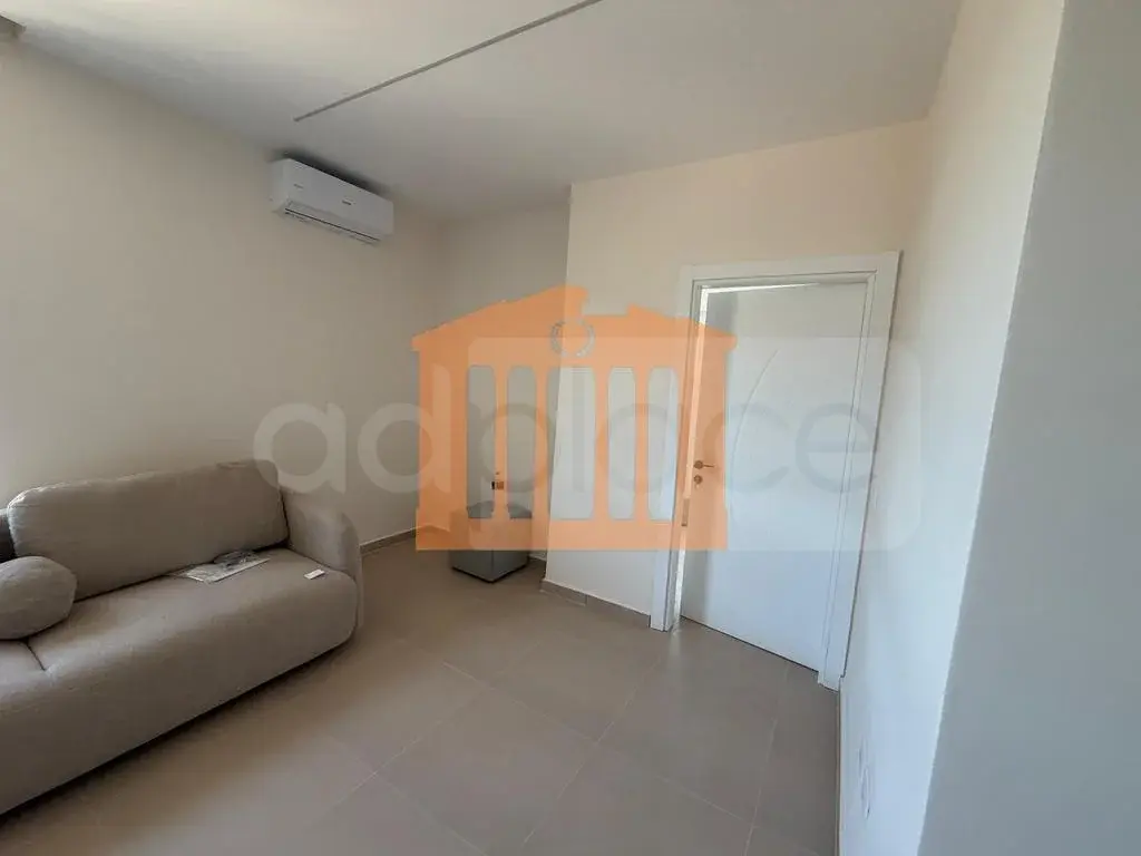 Pasuri të patundshme komerciale 60 m² 3 kati