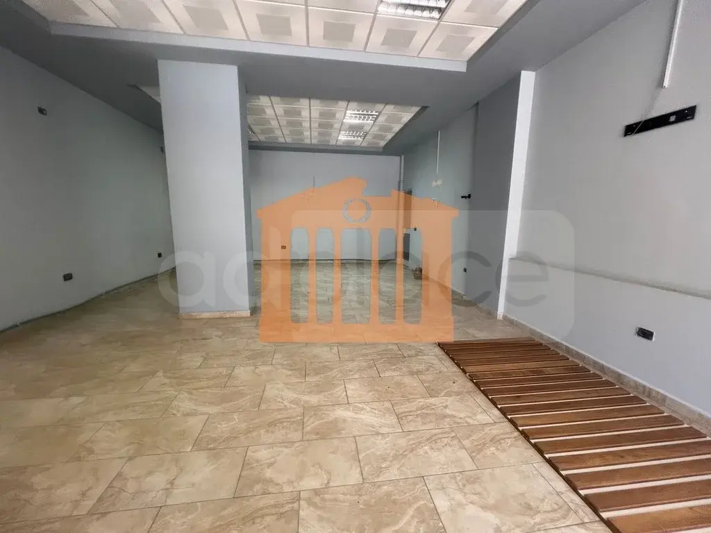 Pasuri të patundshme komerciale 96 m² 1 kati