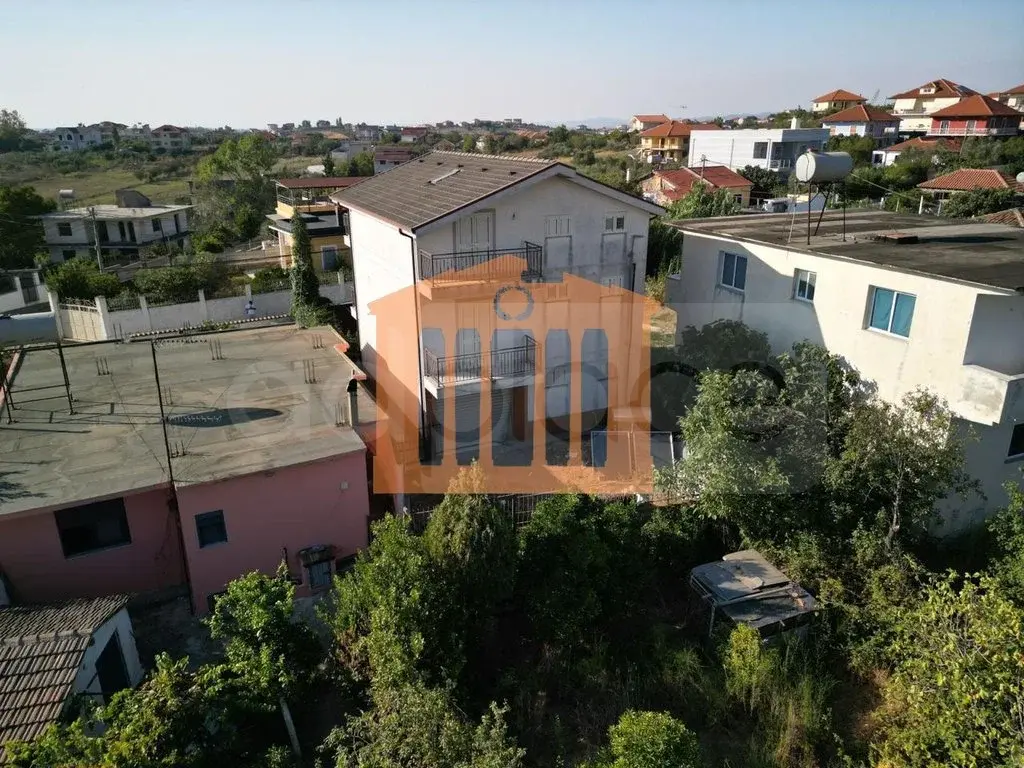 Vilë 240 m² 1 kati