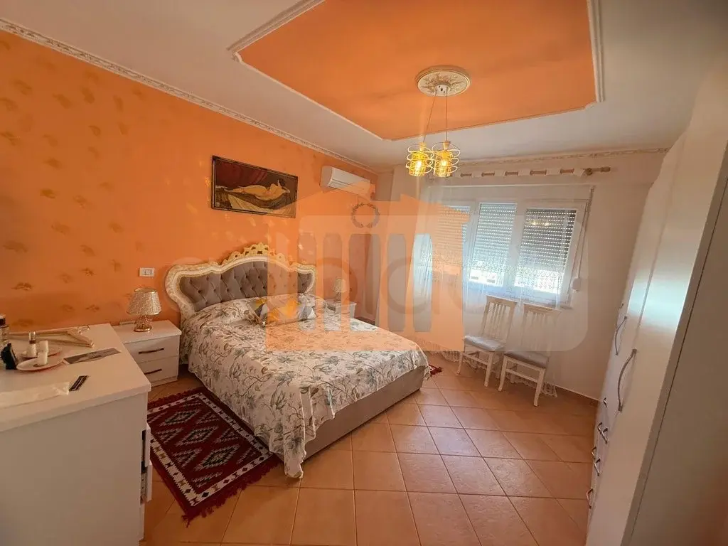 Apartament 1+1 dhoma 90 m² 3 kati