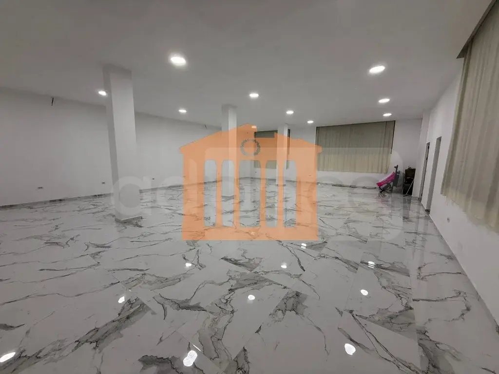 Pasuri të patundshme komerciale 175 m² 1 kati