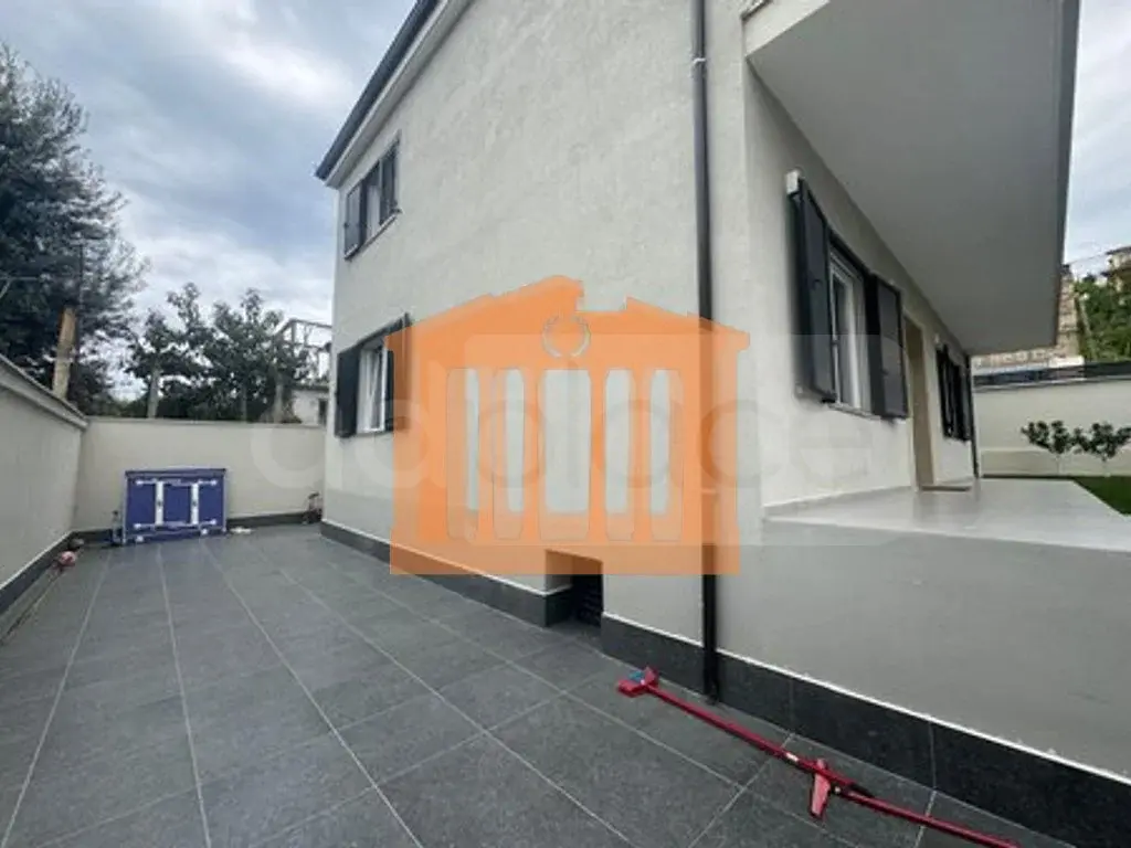 Apartament 1+2 dhoma 92 m² 1 kati