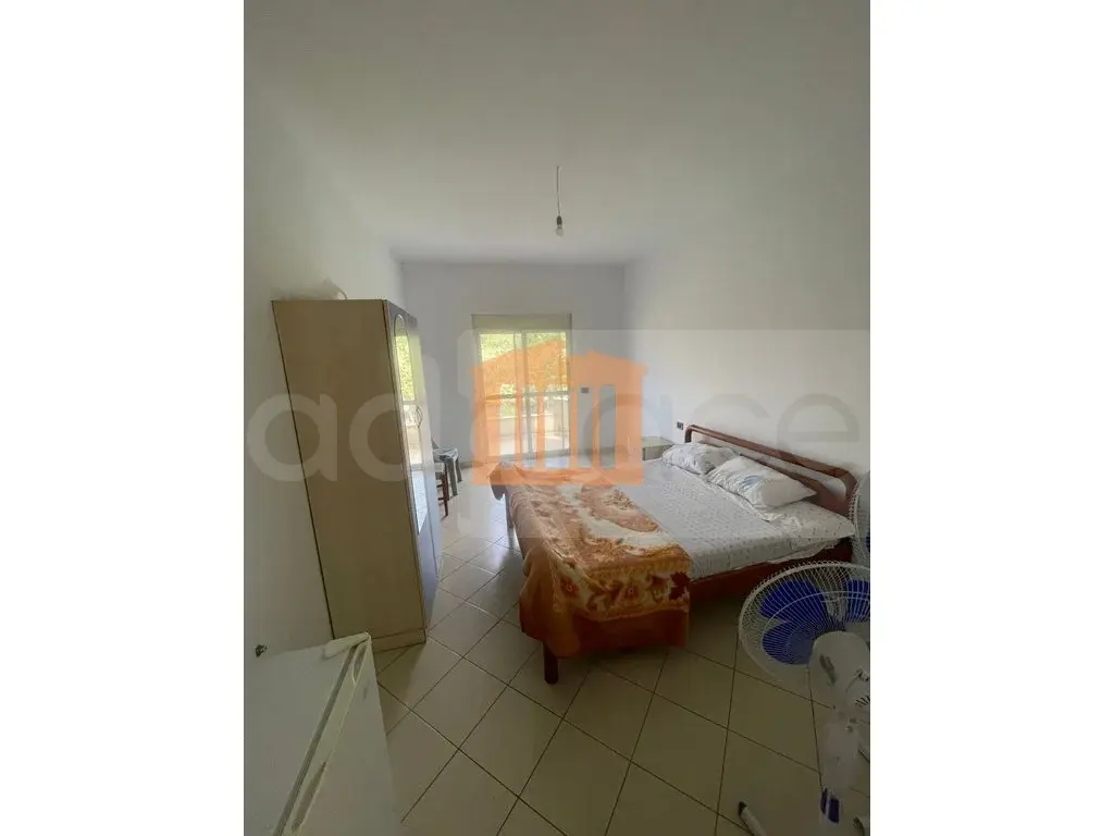 Pasuri të patundshme komerciale 300 m² 2 kati