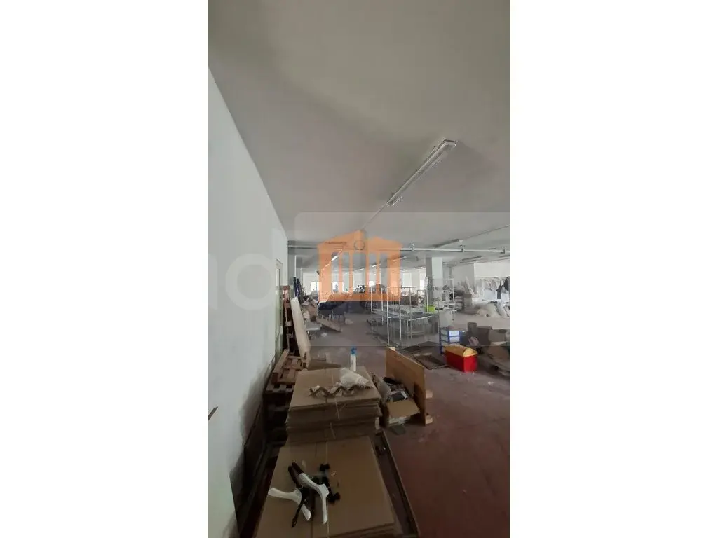 Pasuri të patundshme komerciale 1000 m² 3 kati