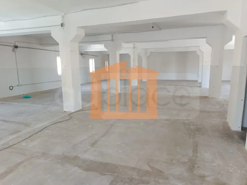 Pasuri të patundshme komerciale 700 m²