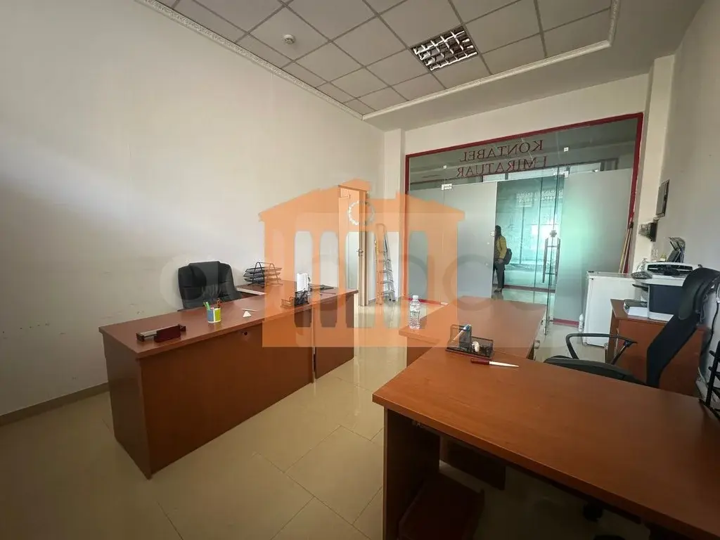 Pasuri të patundshme komerciale 25 m² 2 kati