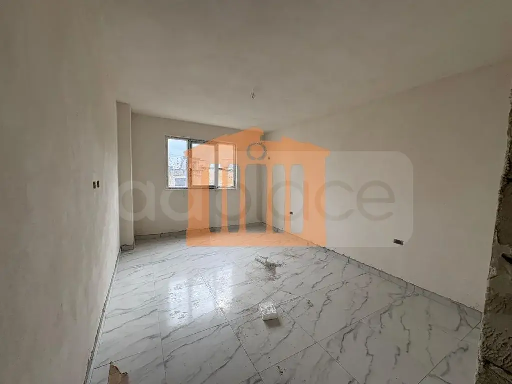 Apartament 1+3 dhoma 107 m² 1 kati