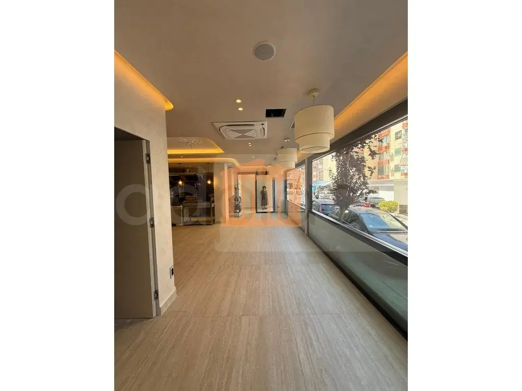 Pasuri të patundshme komerciale 120 m² 1 kati
