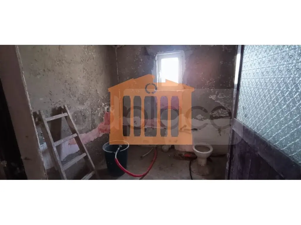 Vilë 180 m² 1, 2 kati