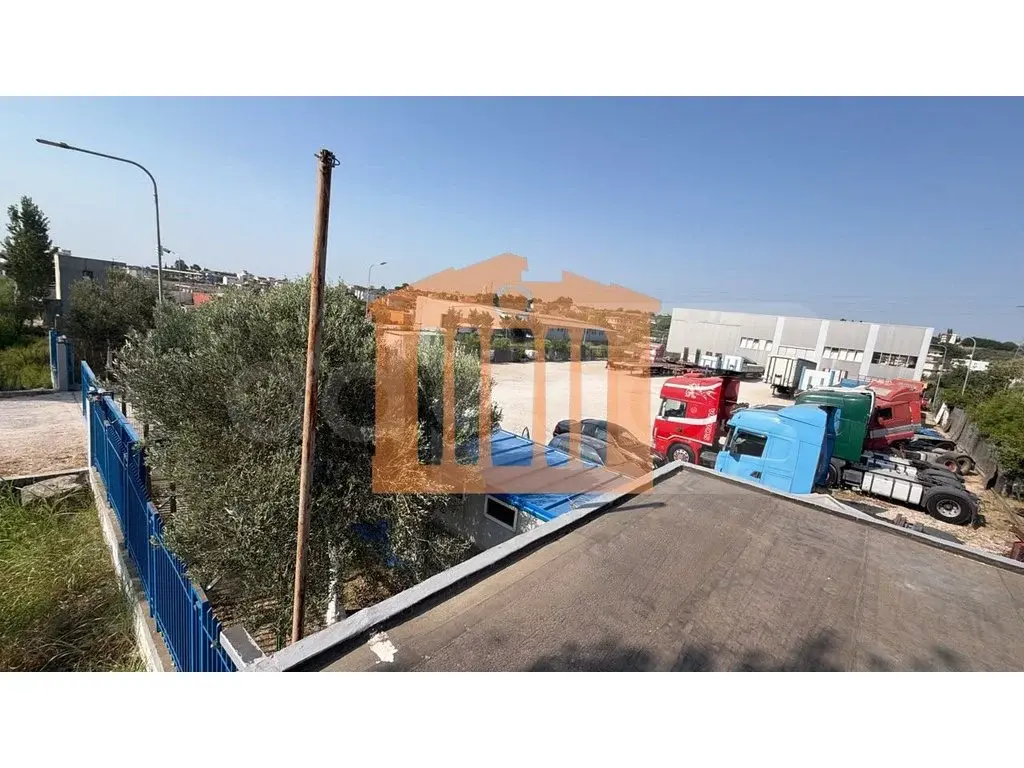 Pasuri të patundshme komerciale 750 m²