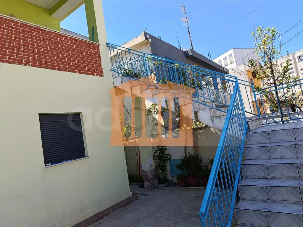 Vilë 186 m² 1, 2 kati