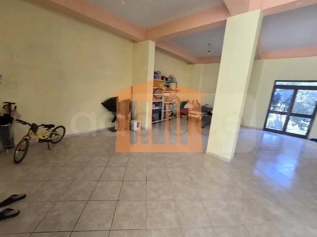 Pasuri të patundshme komerciale 150 m² 1 kati