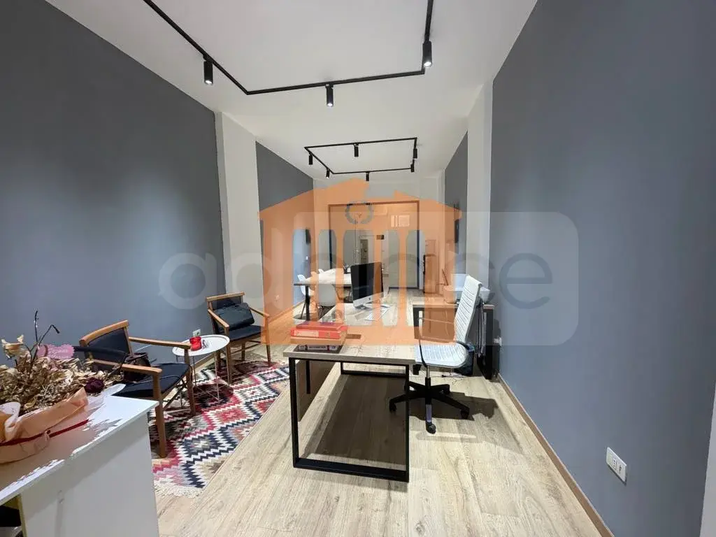 Pasuri të patundshme komerciale 40 m² 2 kati