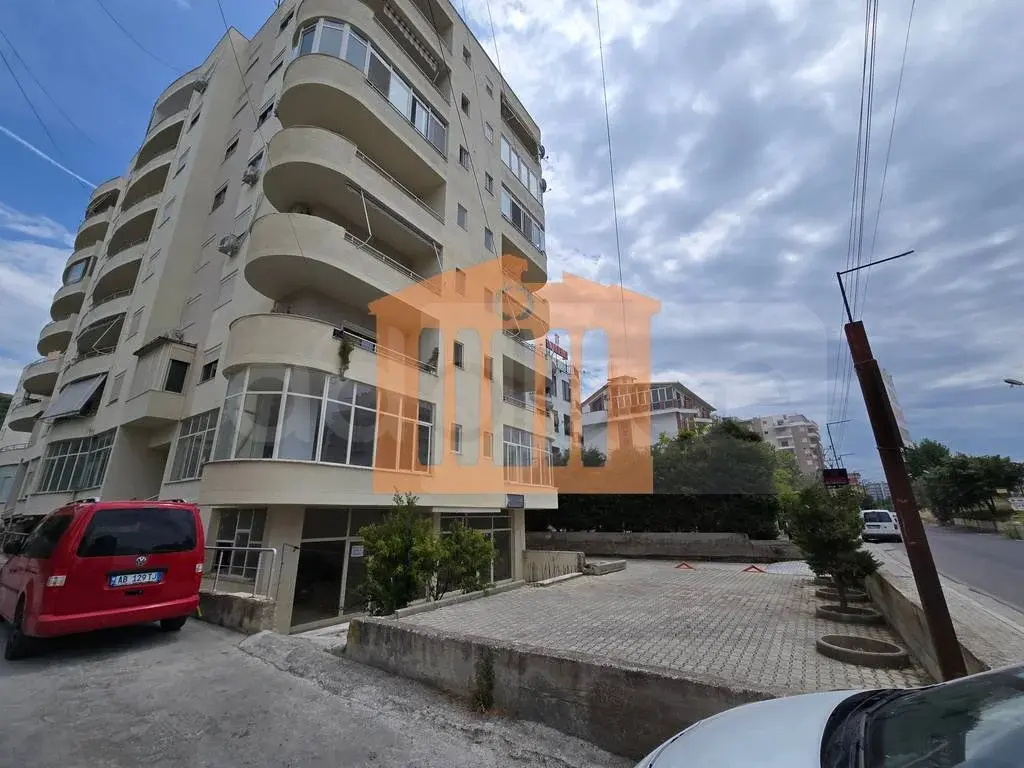 Pasuri të palujtshme komerciale 130 m² 1 kati