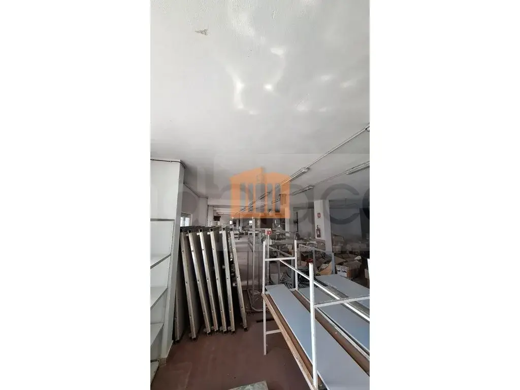 Pasuri të patundshme komerciale 1000 m² 3 kati