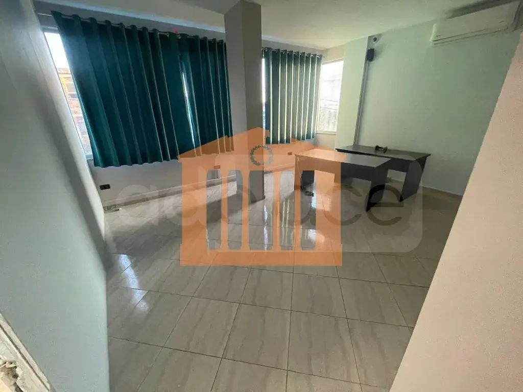Pasuri të patundshme komerciale 175 m² 1 kati
