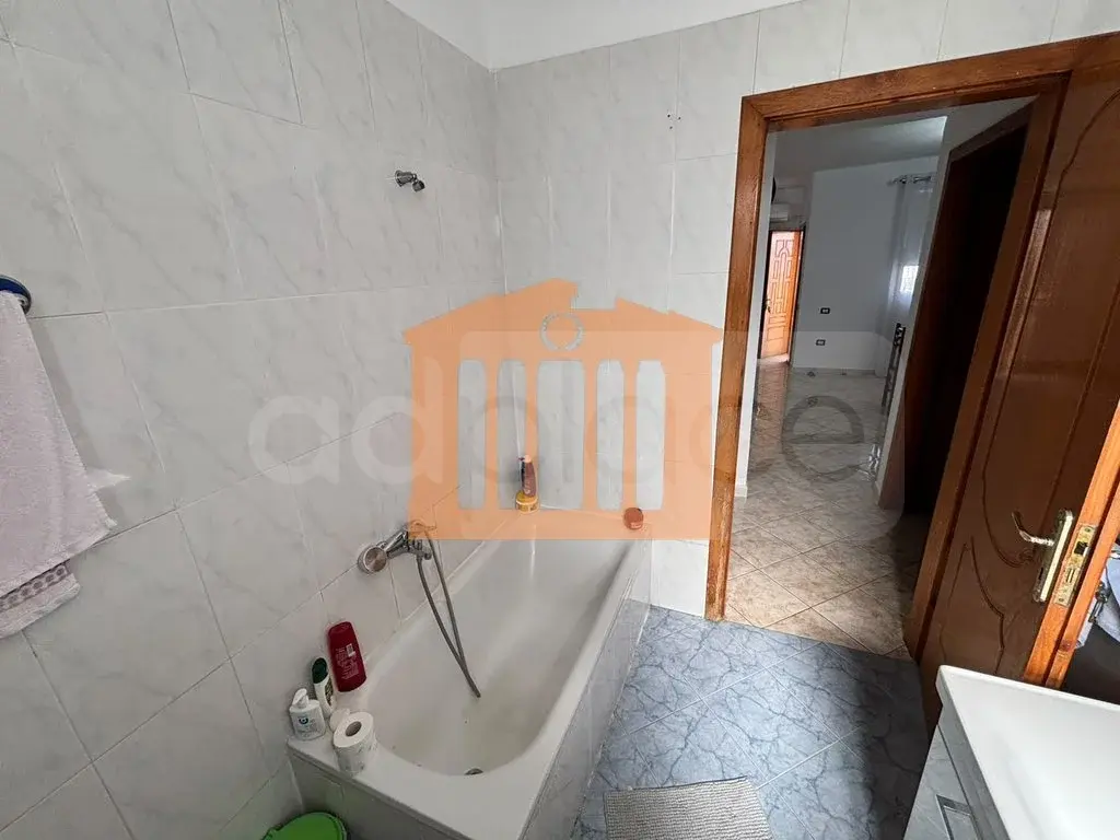 Apartament 1+2 dhoma 120 m² 3 kati
