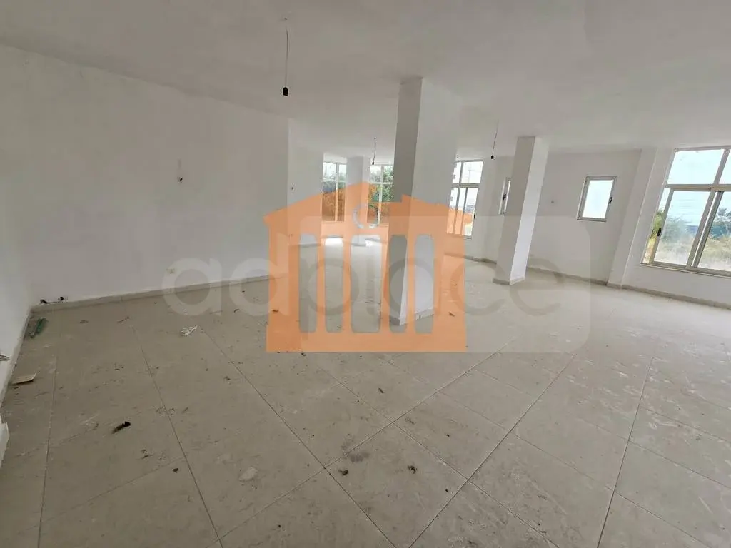 Pasuri të palujtshme komerciale 130 m² 1 kati