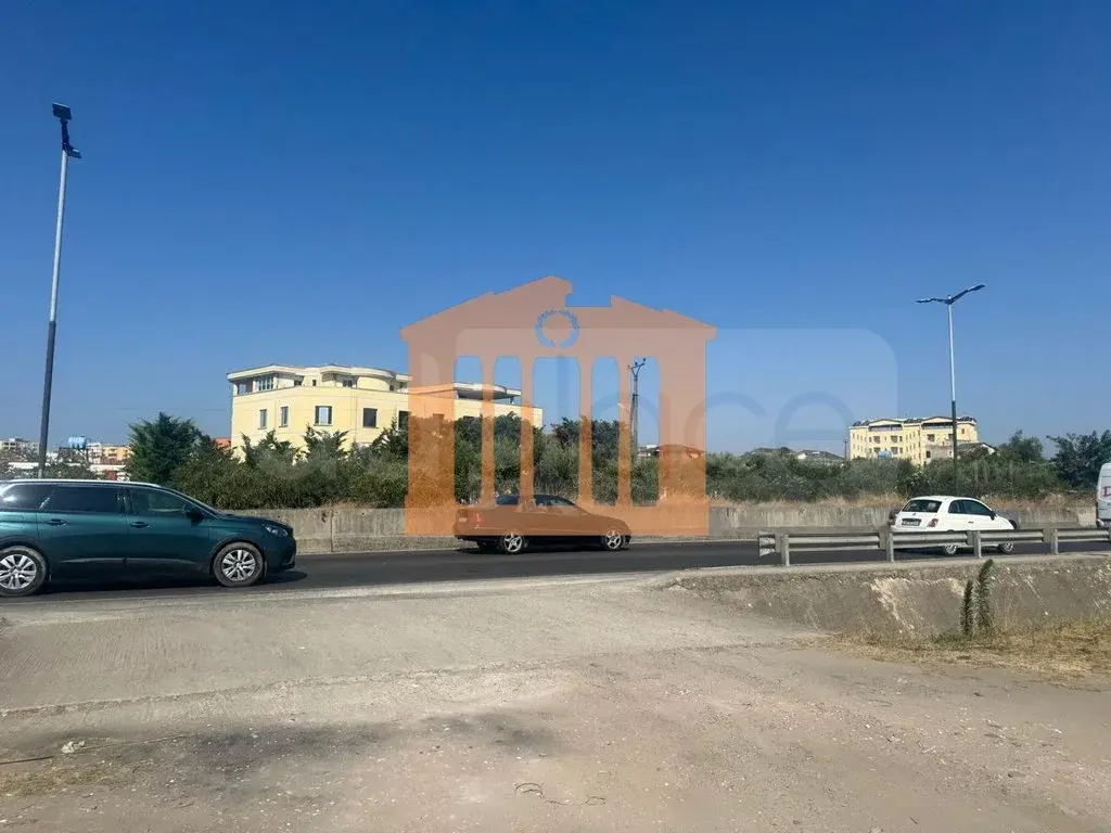 Parcela toke 1607 m²