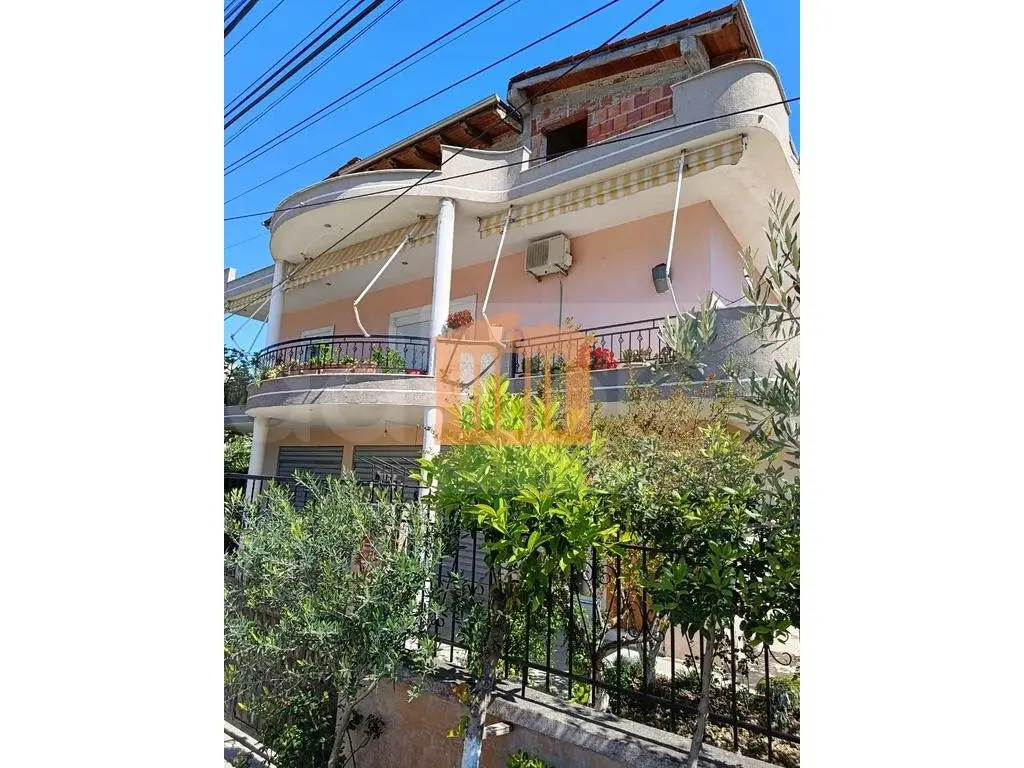 Vilë 480 m² 1, 2, 3 kati