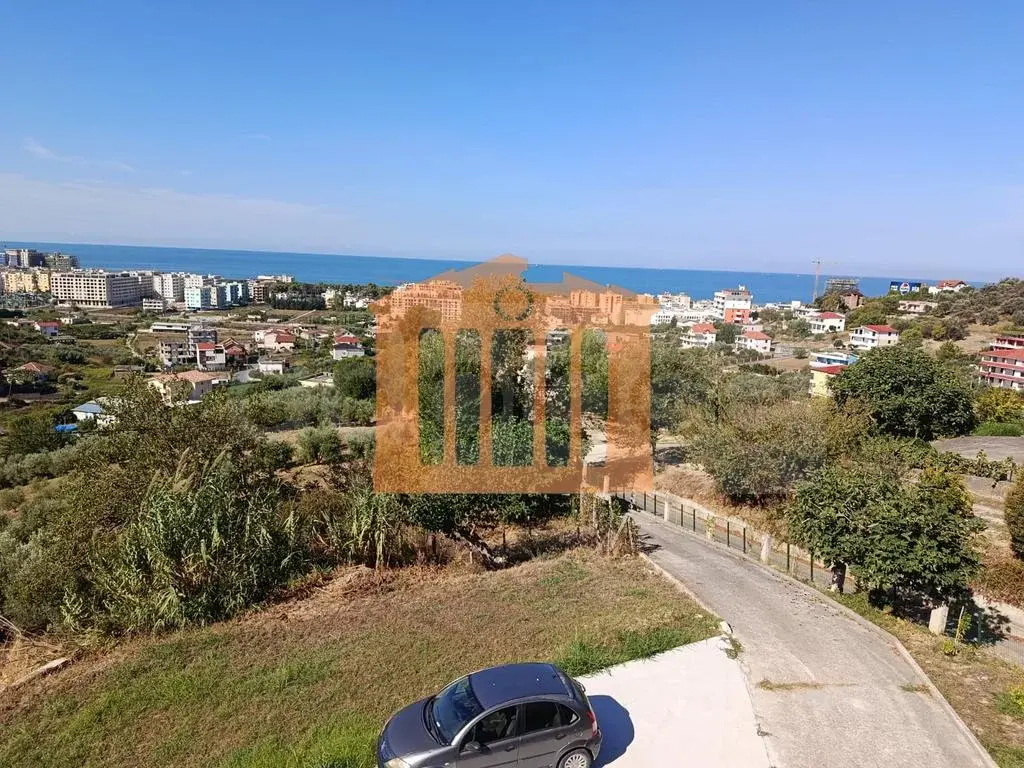 Vilë 450 m²