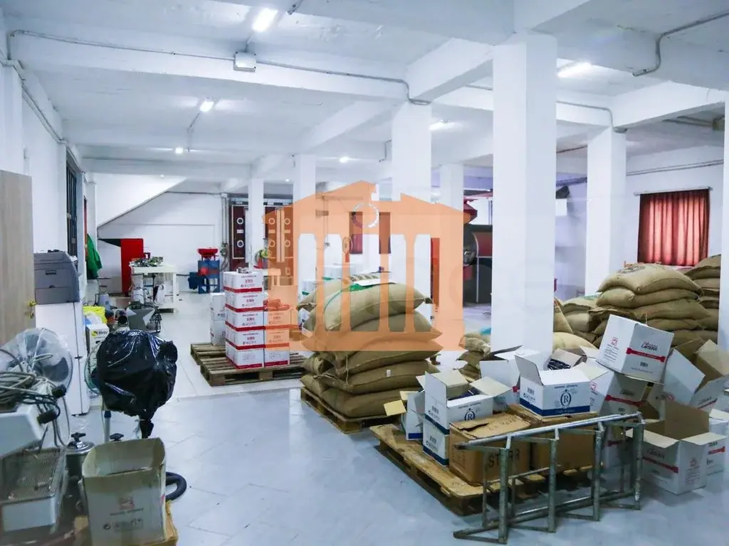 Pasuri të palujtshme komerciale 672 m²
