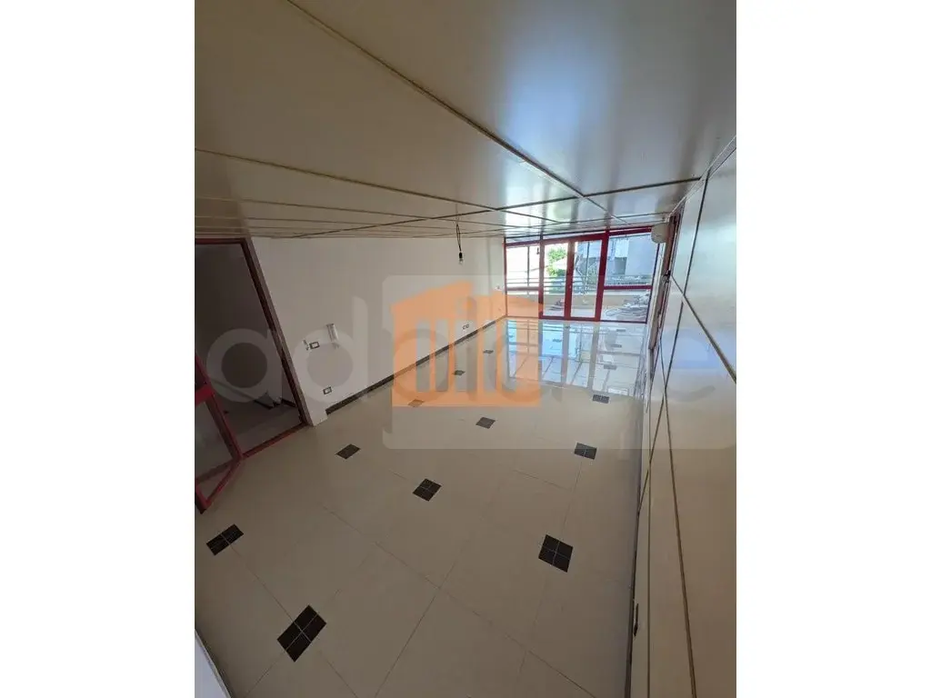 Pasuri të patundshme komerciale 200 m² 2 kati