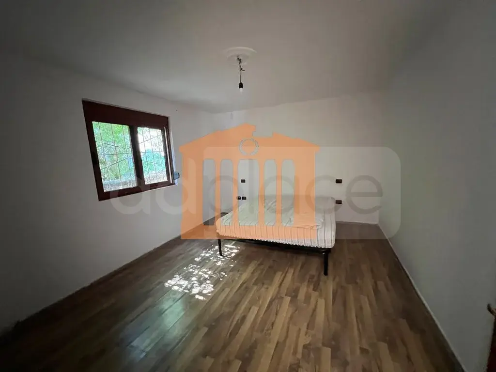 Pasuri të patundshme komerciale 100 m²