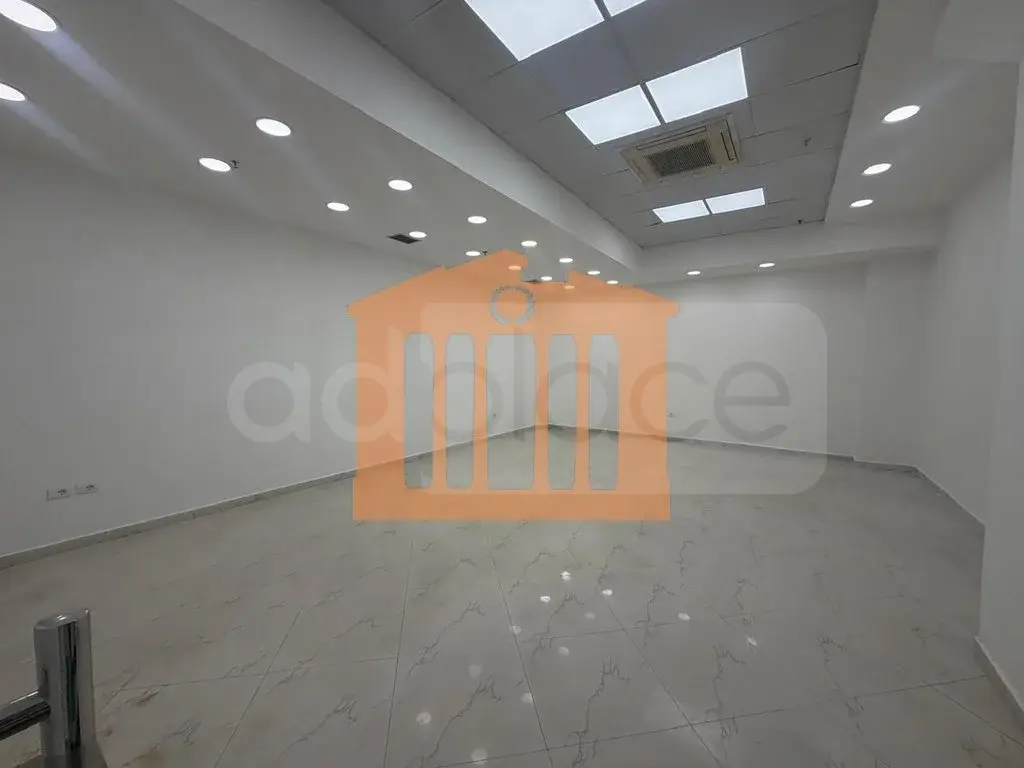 Pasuri të patundshme komerciale 58 m² 1 kati