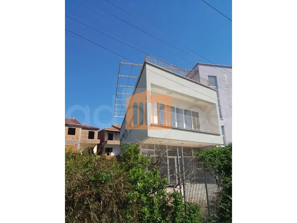 Pasuri të patundshme komerciale 777 m² 1 kati