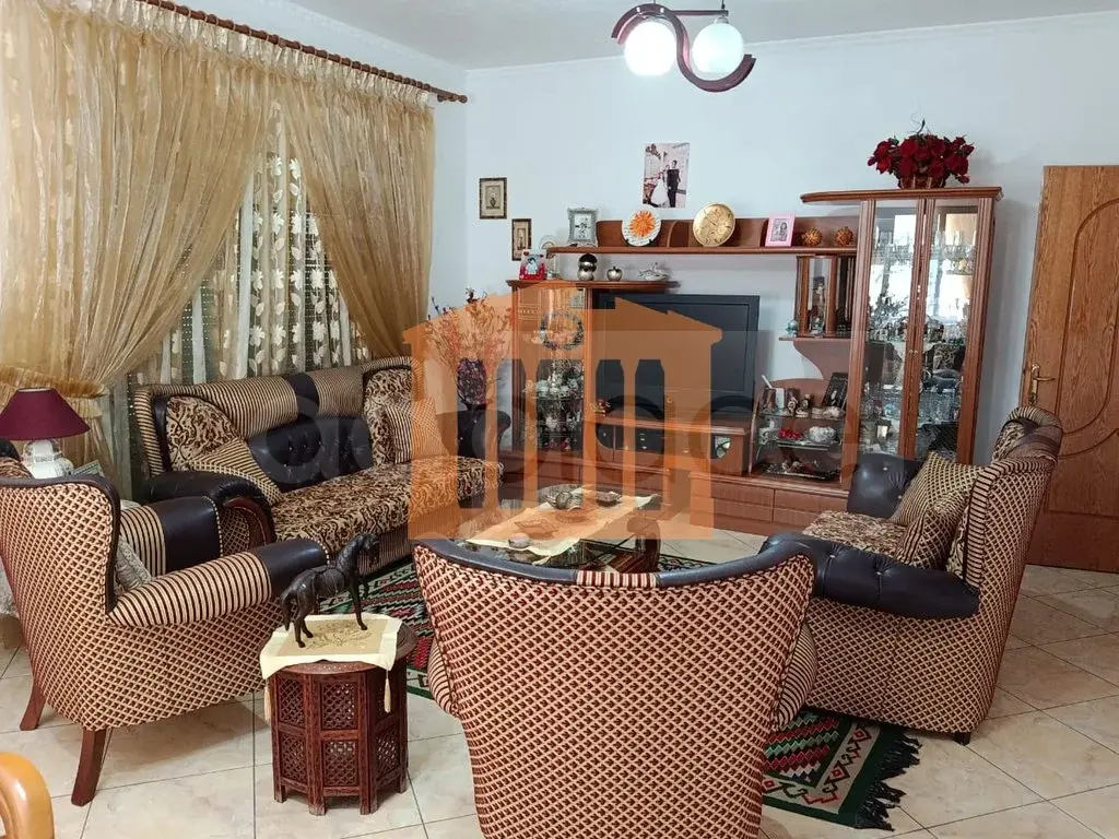 Vilë 480 m² 1, 2, 3 kati