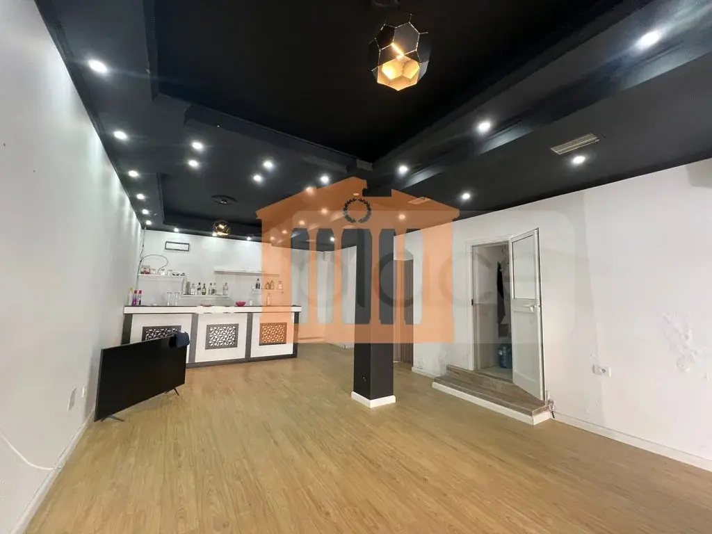 Pasuri të palujtshme komerciale 65 m² 1 kati