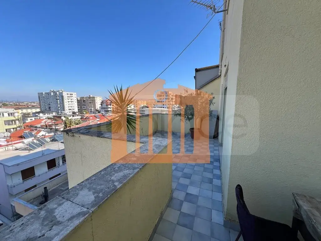 Apartament 1+3 dhoma 85 m² 5 kati