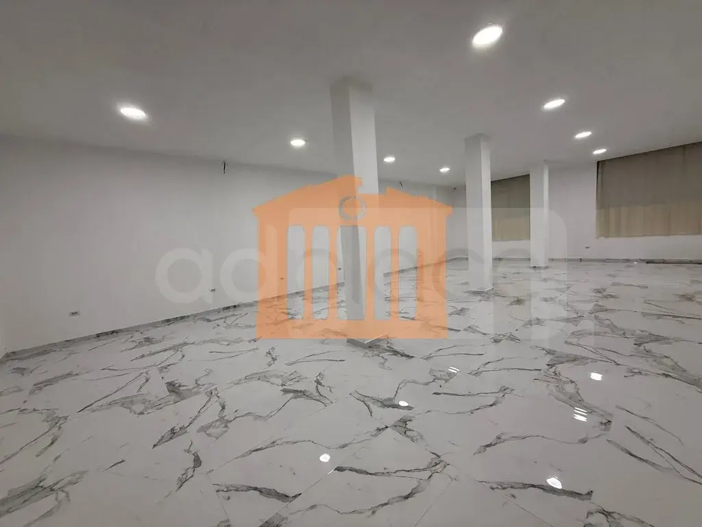 Pasuri të patundshme komerciale 175 m² 1 kati