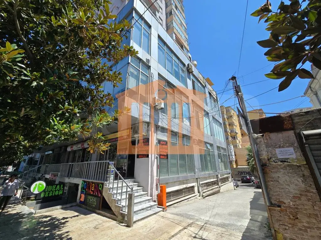 Pasuri të palujtshme komerciale 63 m² 2 kati