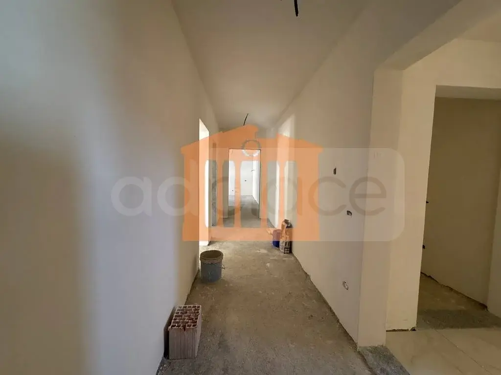 Apartament 1+3 dhoma 114 m² 2 kati