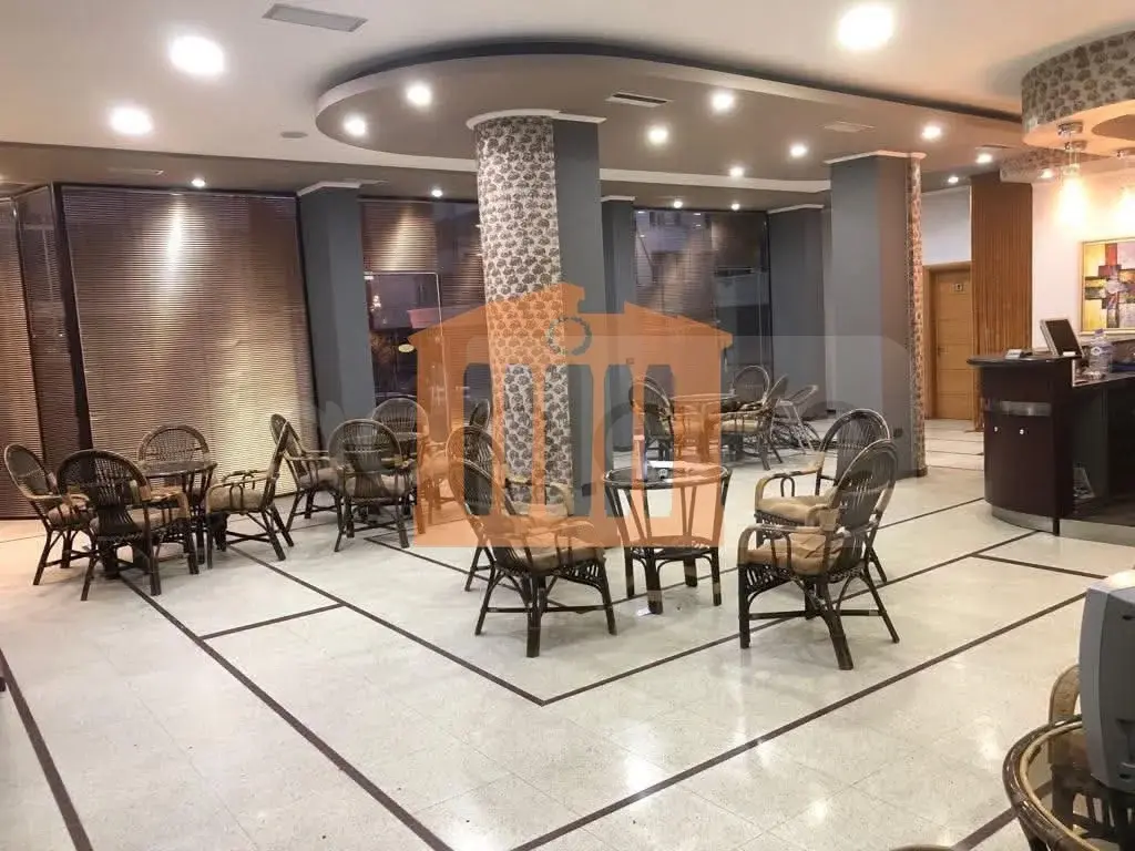 Pasuri të patundshme komerciale 200 m² 1 kati