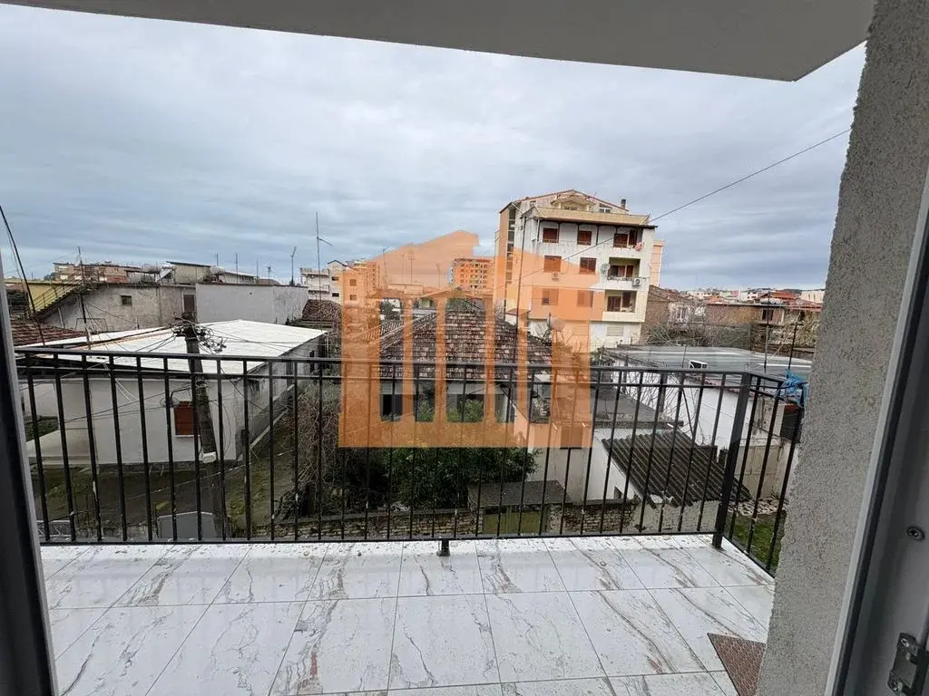 Apartament 1+2 dhoma 87 m² 1 kati