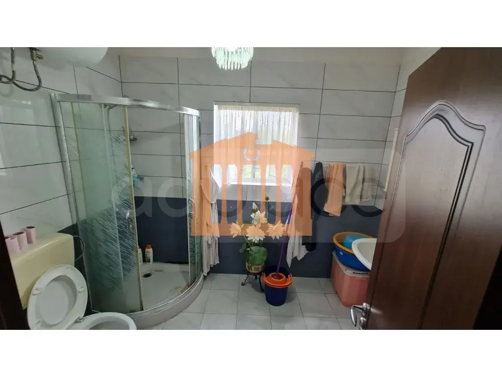 Vilë 333 m² 2 kati