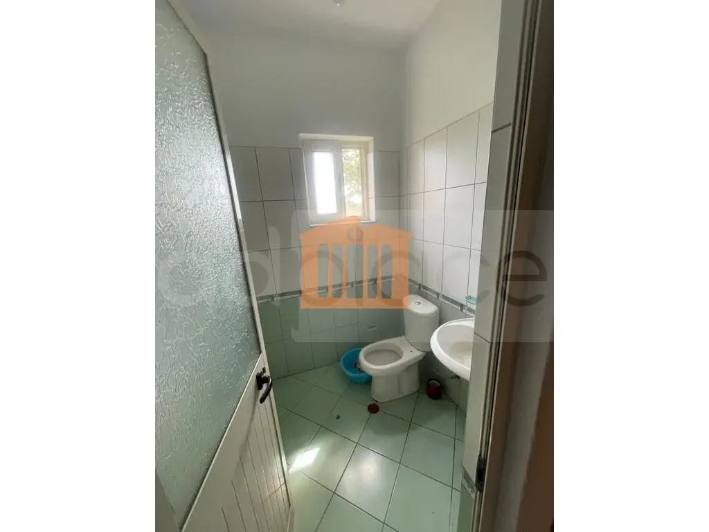 Pasuri të patundshme komerciale 300 m² 2 kati