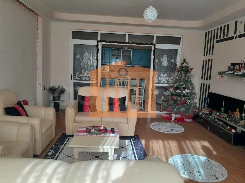 Apartament 1+3 dhoma 162 m² 3 kati