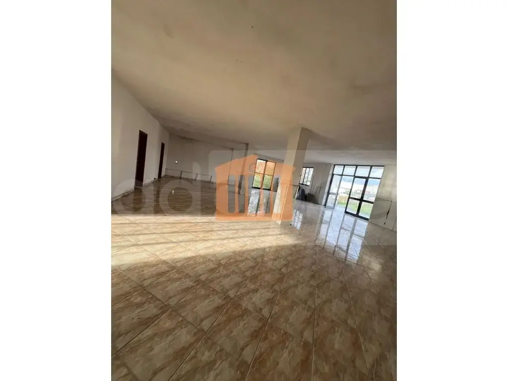 Pasuri të patundshme komerciale 400 m²