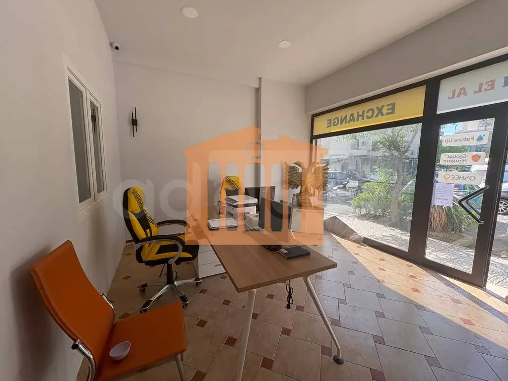Pasuri të palujtshme komerciale 32 m² 1 kati