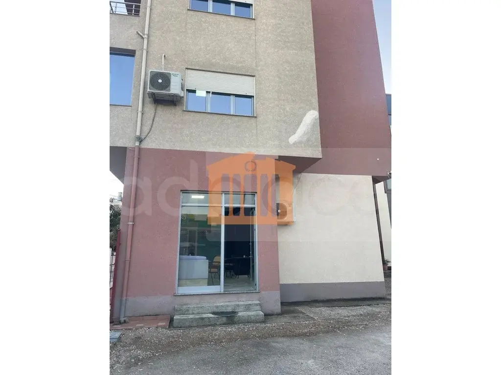 Pasuri të patundshme komerciale 80 m² 1 kati
