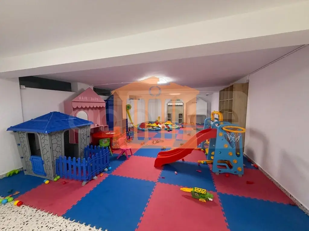Pasuri të patundshme komerciale 77 m²